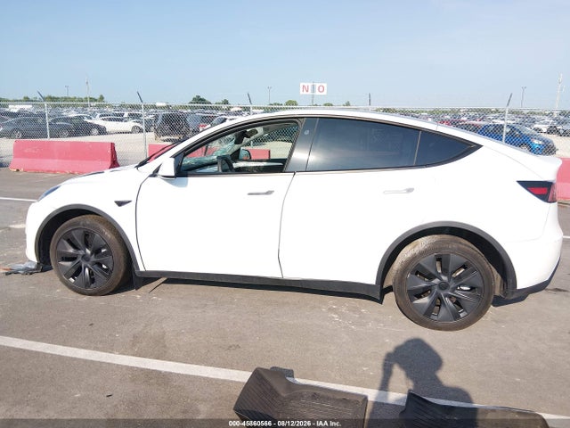 Продажа на аукционе авто 2024 Tesla Model Y Long Range Dual Motor All-wheel Drive, vin: 7SAYGDEE4RF177095, номер лота: 45860566