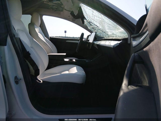 Продажа на аукционе авто 2024 Tesla Model Y Long Range Dual Motor All-wheel Drive, vin: 7SAYGDEE4RF177095, номер лота: 45860566
