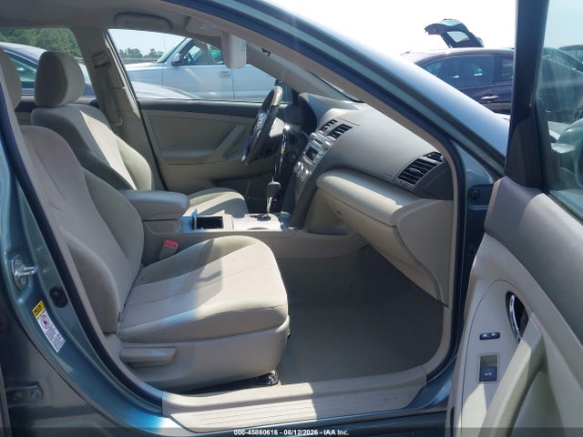 45860616 :رقم المزاد ، 4T1BF3EK1BU680713 vin ، 2011 Toyota Camry Le مزاد بيع