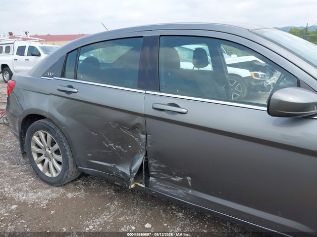 45860697 :رقم المزاد ، 1C3CCBBG3CN161139 vin ، 2012 Chrysler 200 Touring مزاد بيع