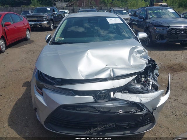 5YFB4MDE8RP215879 Toyota COROLLA LE