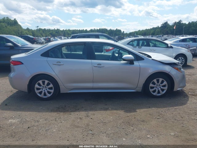 5YFB4MDE8RP215879 Toyota COROLLA LE