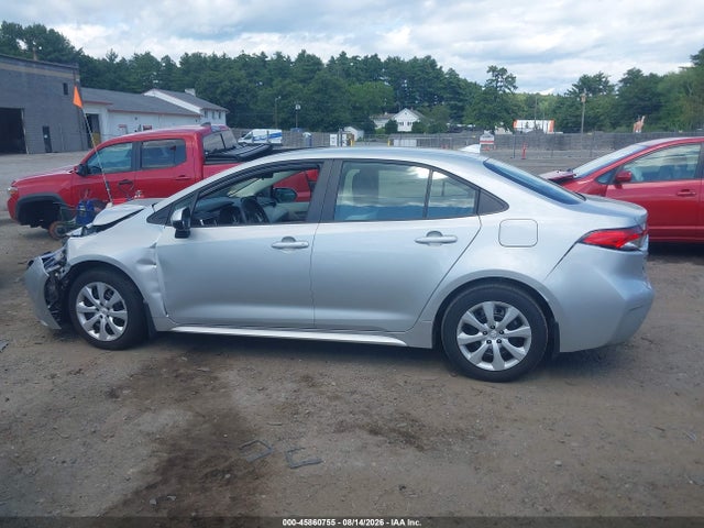 5YFB4MDE8RP215879 Toyota COROLLA LE