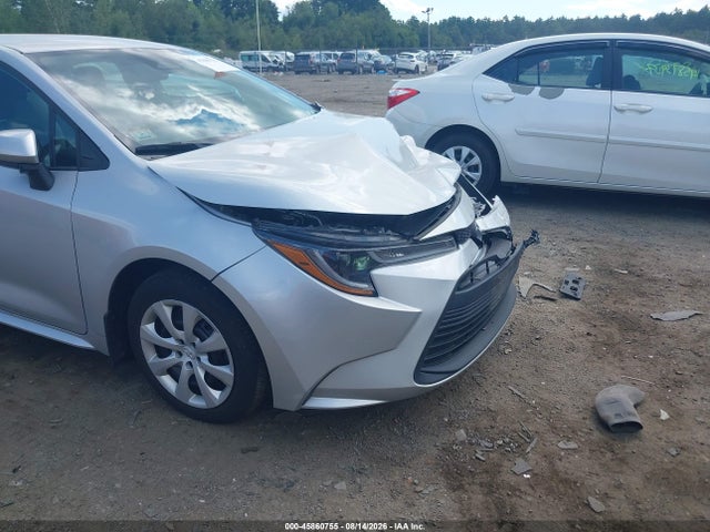 5YFB4MDE8RP215879 Toyota COROLLA LE