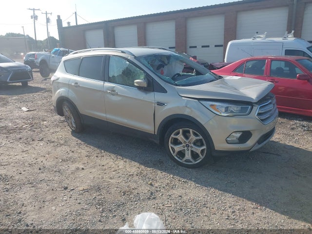 45860809 :رقم المزاد ، 1FMCU0J90JUD25994 vin ، 2018 Ford Escape Titanium مزاد بيع