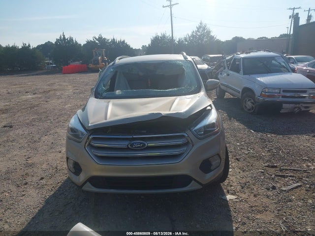 45860809 :رقم المزاد ، 1FMCU0J90JUD25994 vin ، 2018 Ford Escape Titanium مزاد بيع