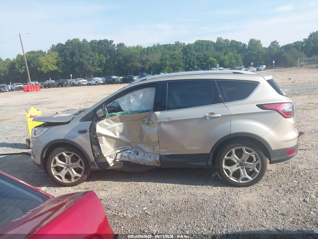 45860809 :رقم المزاد ، 1FMCU0J90JUD25994 vin ، 2018 Ford Escape Titanium مزاد بيع