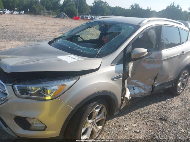 45860809 :رقم المزاد ، 1FMCU0J90JUD25994 vin ، 2018 Ford Escape Titanium مزاد بيع