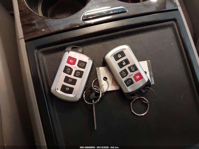 45860950 :رقم المزاد ، 5TDYZ3DCXHS799891 vin ، 2017 Toyota Sienna Xle Premium 8 Passenger مزاد بيع