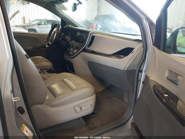 45860950 :رقم المزاد ، 5TDYZ3DCXHS799891 vin ، 2017 Toyota Sienna Xle Premium 8 Passenger مزاد بيع