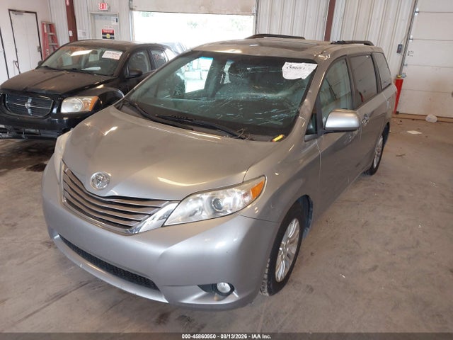 45860950 :رقم المزاد ، 5TDYZ3DCXHS799891 vin ، 2017 Toyota Sienna Xle Premium 8 Passenger مزاد بيع