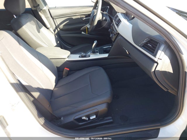 2018 Bmw 320i მანქანა იყიდება აუქციონზე, vin: WBA8E1G5XJNU93425, აუქციონის ნომერი: 45861107