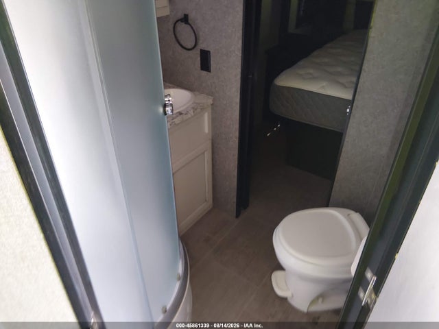 45861339 :رقم المزاد ، 1UJBJ0BN7L1J60373 vin ، 2020 Jayco Camper مزاد بيع