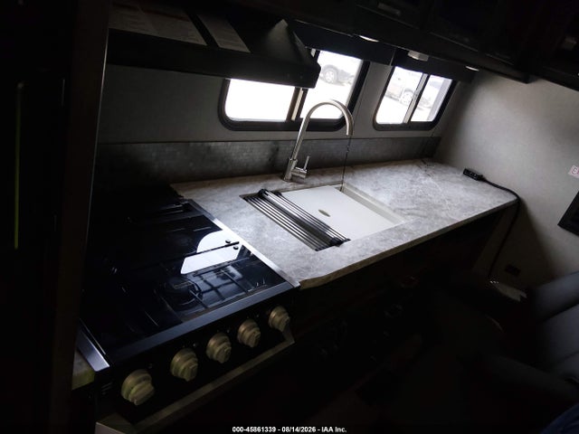 45861339 :رقم المزاد ، 1UJBJ0BN7L1J60373 vin ، 2020 Jayco Camper مزاد بيع