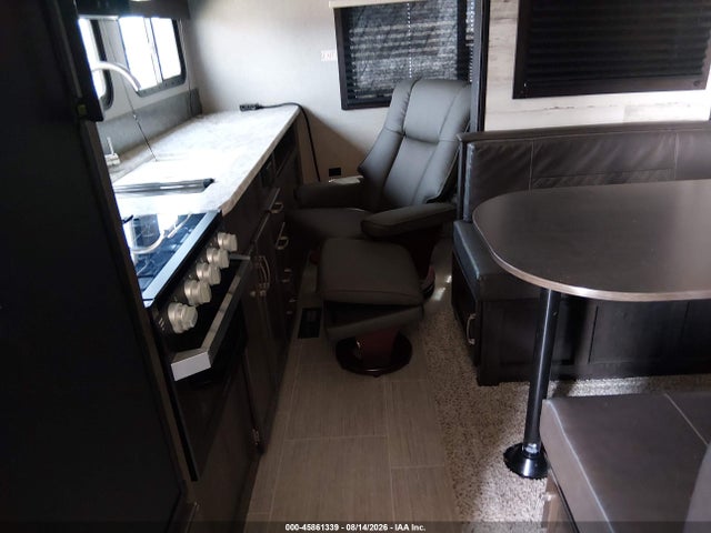 45861339 :رقم المزاد ، 1UJBJ0BN7L1J60373 vin ، 2020 Jayco Camper مزاد بيع