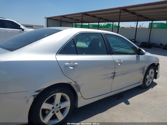 2013 Toyota Camry Se მანქანა იყიდება აუქციონზე, vin: 4T1BF1FK2DU660833, აუქციონის ნომერი: 45861403