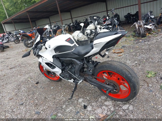 Yamaha Yzfr7 2023 JYARM38E7PA004933 Image 3