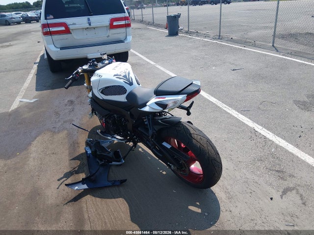 Suzuki GSX-R750 2024 JS1GR7MA2R7100129 Image 4