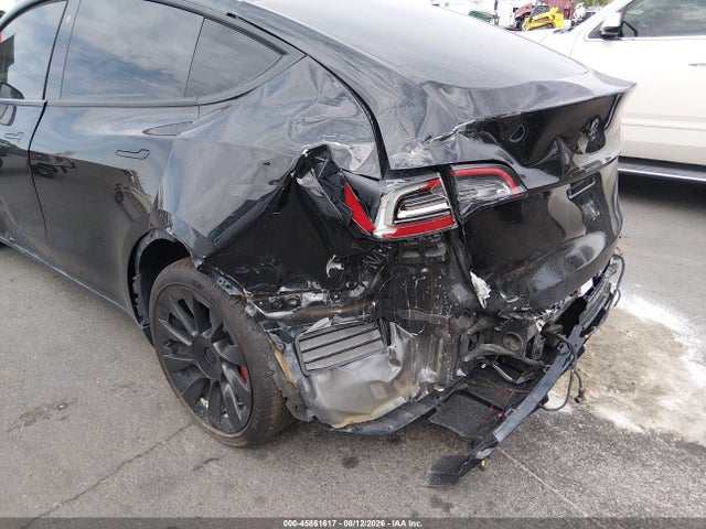 Tesla Model Y Long Range Dual Motor All-wheel Drive 2021 5YJYGDEEXMF302980 Image 6