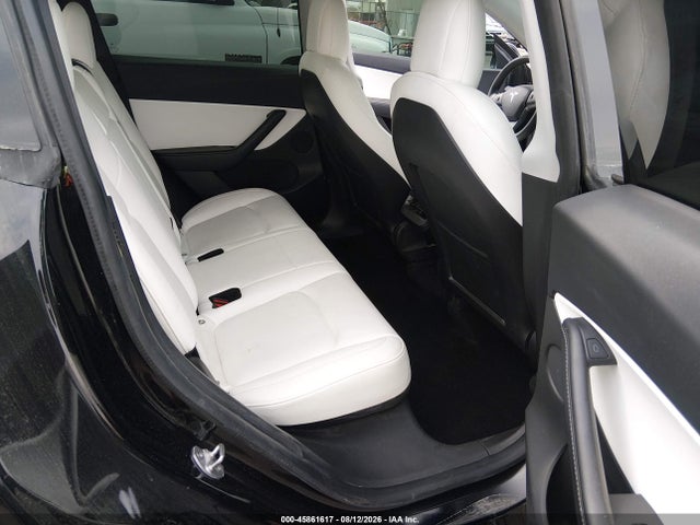 Tesla Model Y Long Range Dual Motor All-wheel Drive 2021 5YJYGDEEXMF302980 Image 8