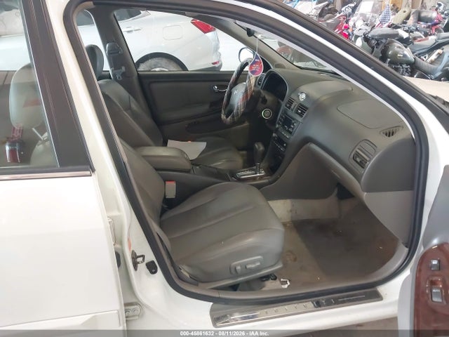 2001 Infiniti I30 Luxury მანქანა იყიდება აუქციონზე, vin: JNKCA31AX1T027904, აუქციონის ნომერი: 45861632