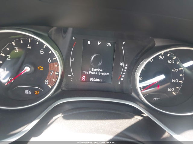 45861651 :رقم المزاد ، 3C4NJCBB3KT711670 vin ، 2019 Jeep Compass Latitude Fwd مزاد بيع