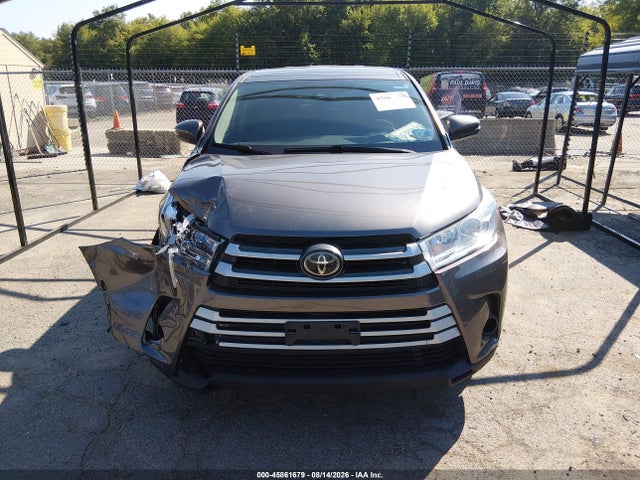 2018 Toyota Highlander Le მანქანა იყიდება აუქციონზე, vin: 5TDBZRFH3JS892811, აუქციონის ნომერი: 45861679
