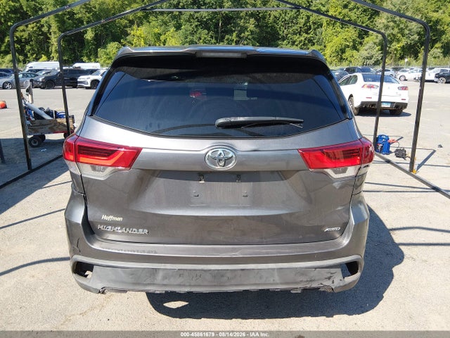 2018 Toyota Highlander Le მანქანა იყიდება აუქციონზე, vin: 5TDBZRFH3JS892811, აუქციონის ნომერი: 45861679