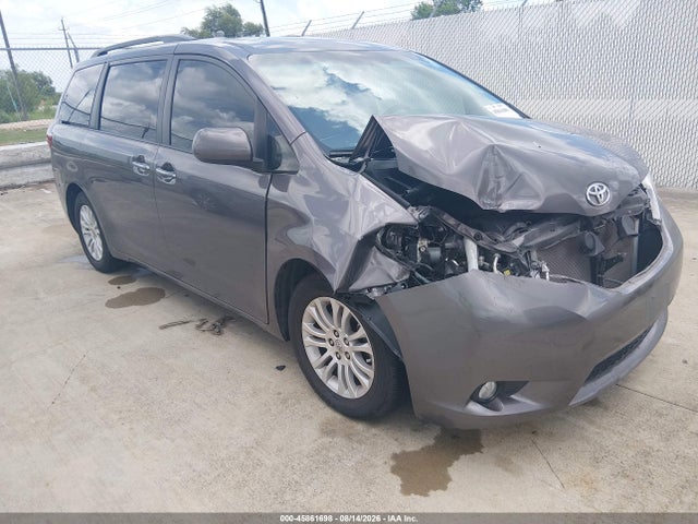 Toyota Sienna Xle 8 Passenger 2015 5TDYK3DC7FS671125 main image