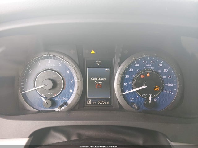 5TDYK3DC7FS671125 Toyota Sienna Xle 8 Passenger