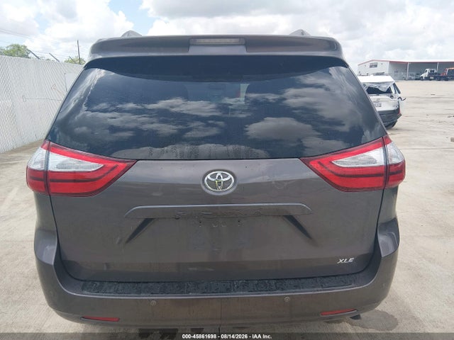5TDYK3DC7FS671125 Toyota Sienna Xle 8 Passenger