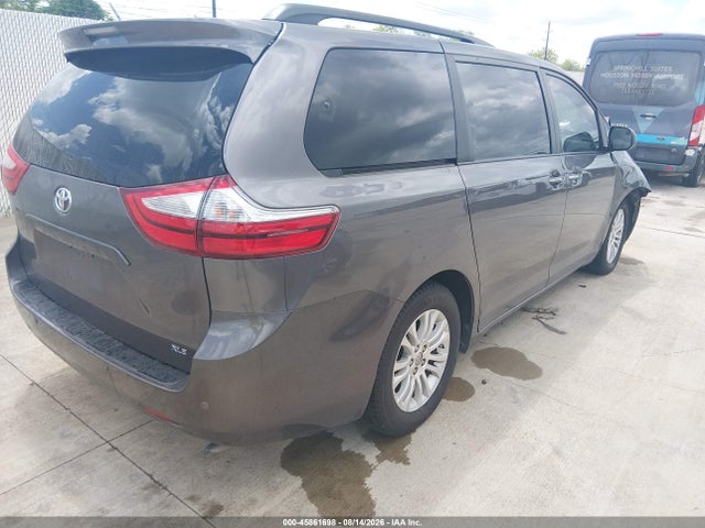 5TDYK3DC7FS671125 Toyota Sienna Xle 8 Passenger