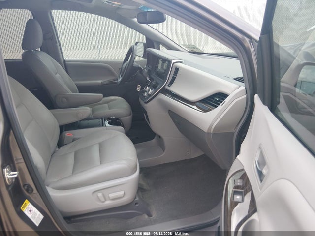 5TDYK3DC7FS671125 Toyota Sienna Xle 8 Passenger