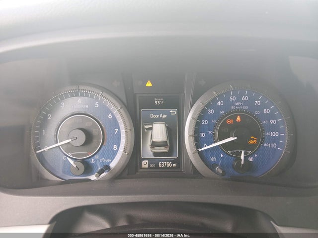 5TDYK3DC7FS671125 Toyota Sienna Xle 8 Passenger
