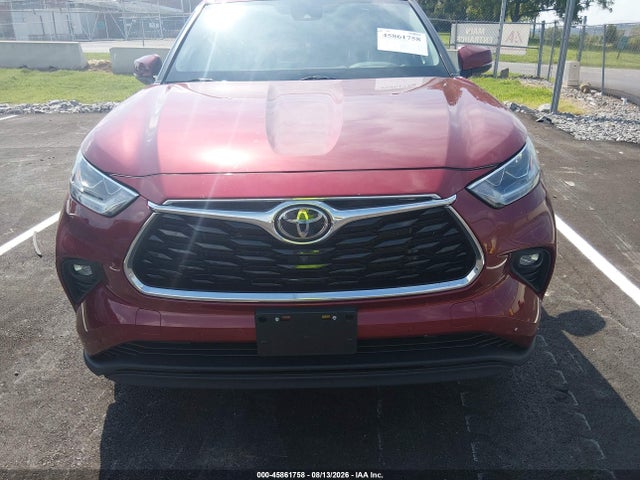 Toyota Highlander Limited 2022 5TDDZRBH2NS236684 Image 12