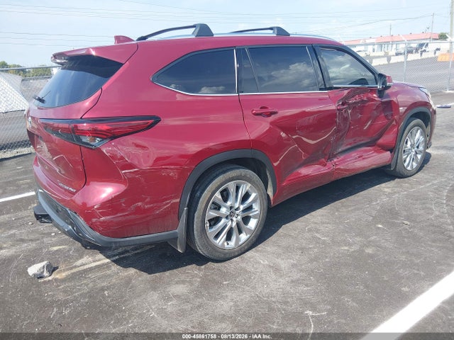 Toyota Highlander Limited 2022 5TDDZRBH2NS236684 Image 4
