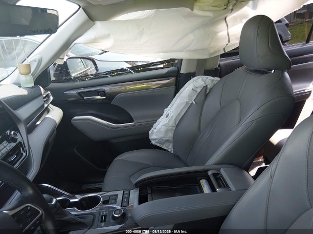 Toyota Highlander Limited 2022 5TDDZRBH2NS236684 Image 5