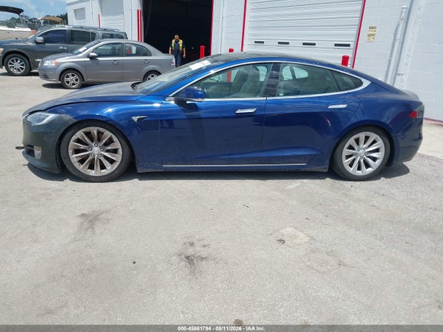 45861794 :رقم المزاد ، 5YJSA1E22JF245245 vin ، 2018 Tesla Model S 100d/75d/p100d مزاد بيع