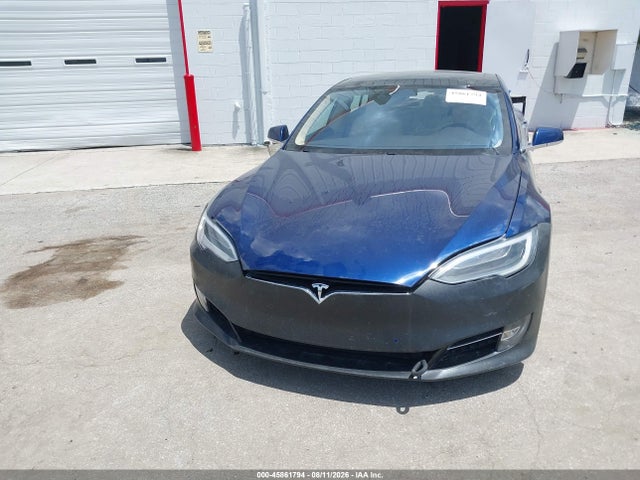 45861794 :رقم المزاد ، 5YJSA1E22JF245245 vin ، 2018 Tesla Model S 100d/75d/p100d مزاد بيع