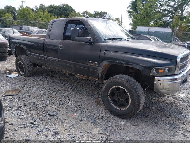 45861830 :رقم المزاد ، 3B7KF23661G209355 vin ، 2001 Dodge Ram 2500 St مزاد بيع
