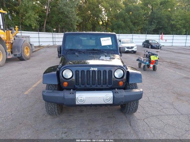45861904 :رقم المزاد ، 1J4BA5H19BL520791 vin ، 2011 Jeep Wrangler Unlimited Sahara مزاد بيع