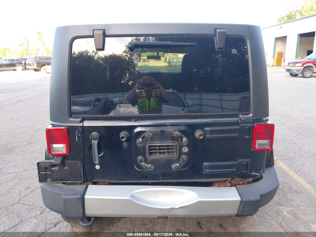 45861904 :رقم المزاد ، 1J4BA5H19BL520791 vin ، 2011 Jeep Wrangler Unlimited Sahara مزاد بيع