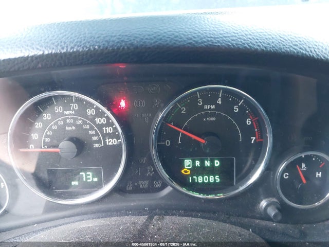 45861904 :رقم المزاد ، 1J4BA5H19BL520791 vin ، 2011 Jeep Wrangler Unlimited Sahara مزاد بيع