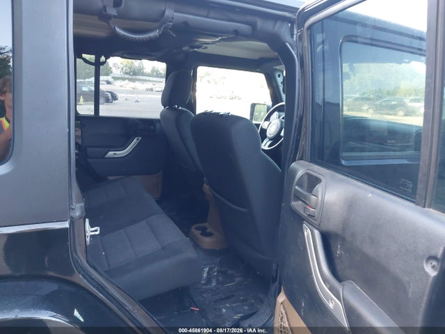 45861904 :رقم المزاد ، 1J4BA5H19BL520791 vin ، 2011 Jeep Wrangler Unlimited Sahara مزاد بيع