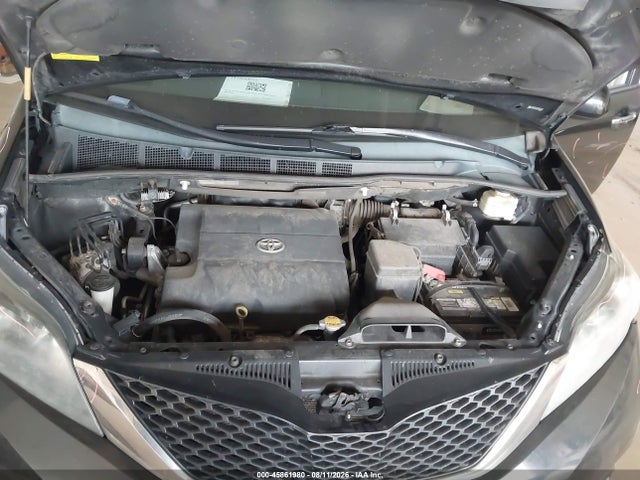 2013 Toyota Sienna Se 8 Passenger მანქანა იყიდება აუქციონზე, vin: 5TDXK3DC4DS305700, აუქციონის ნომერი: 45861980