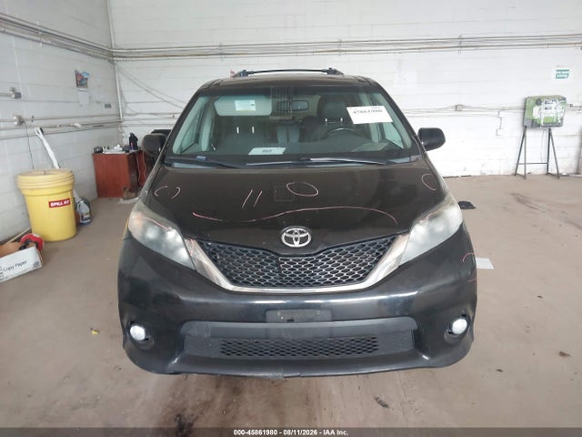 2013 Toyota Sienna Se 8 Passenger მანქანა იყიდება აუქციონზე, vin: 5TDXK3DC4DS305700, აუქციონის ნომერი: 45861980