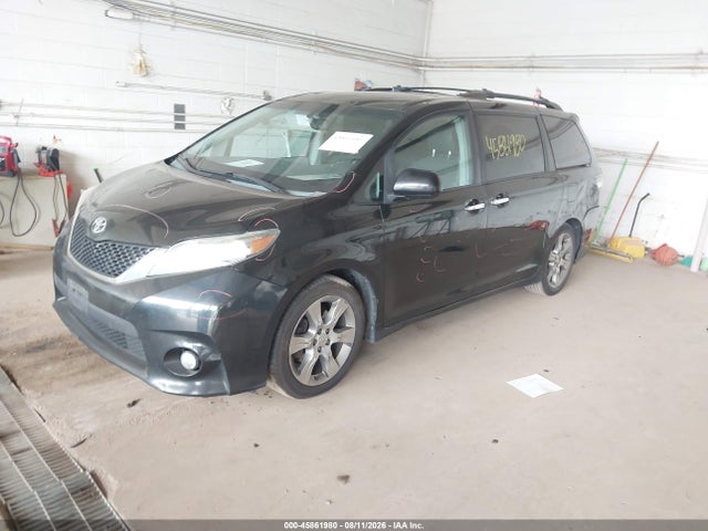 2013 Toyota Sienna Se 8 Passenger მანქანა იყიდება აუქციონზე, vin: 5TDXK3DC4DS305700, აუქციონის ნომერი: 45861980