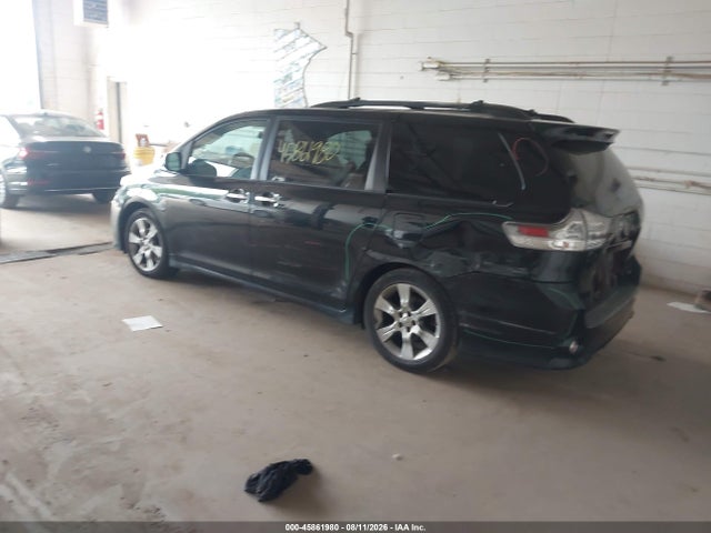 2013 Toyota Sienna Se 8 Passenger მანქანა იყიდება აუქციონზე, vin: 5TDXK3DC4DS305700, აუქციონის ნომერი: 45861980