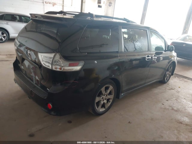 2013 Toyota Sienna Se 8 Passenger მანქანა იყიდება აუქციონზე, vin: 5TDXK3DC4DS305700, აუქციონის ნომერი: 45861980