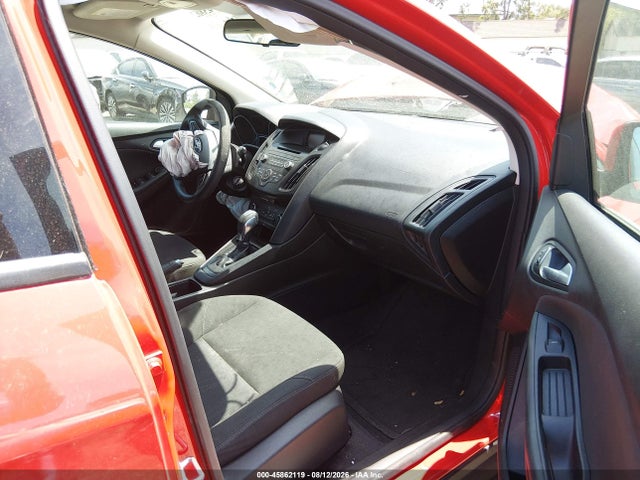 Ford FOCUS SE 2016 1FADP3K22GL272657 Image 5